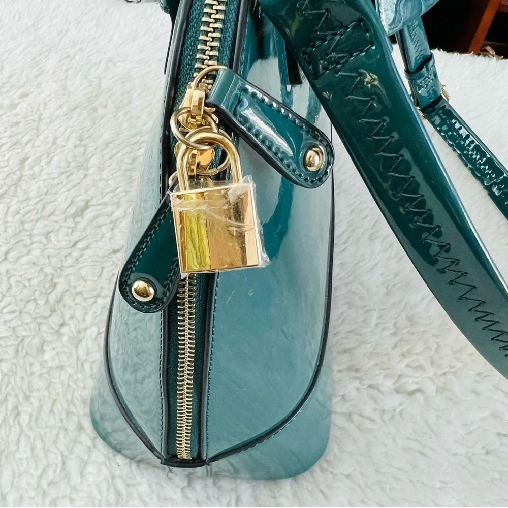 JustFab detachable bag